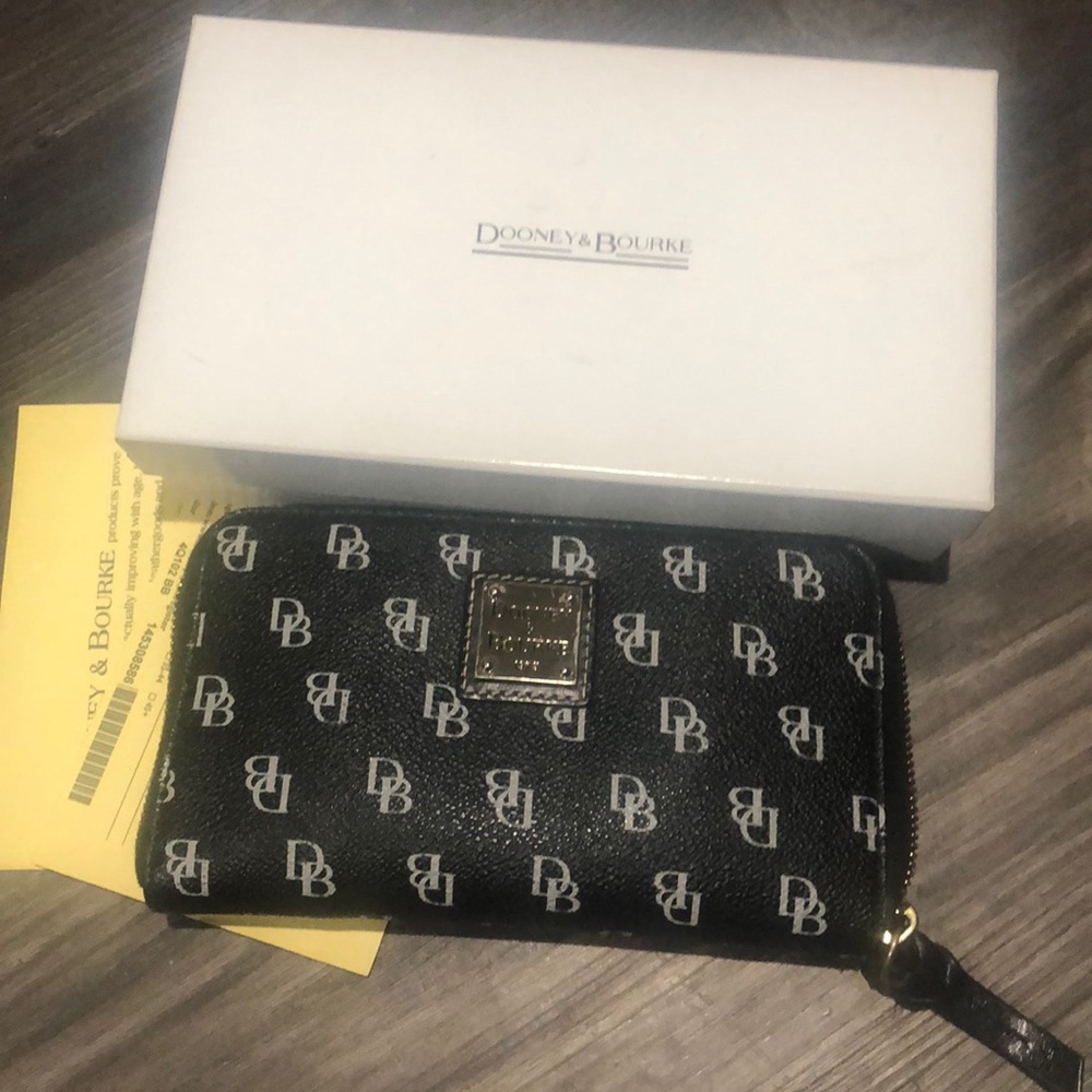 Dooney & Brouke wallet